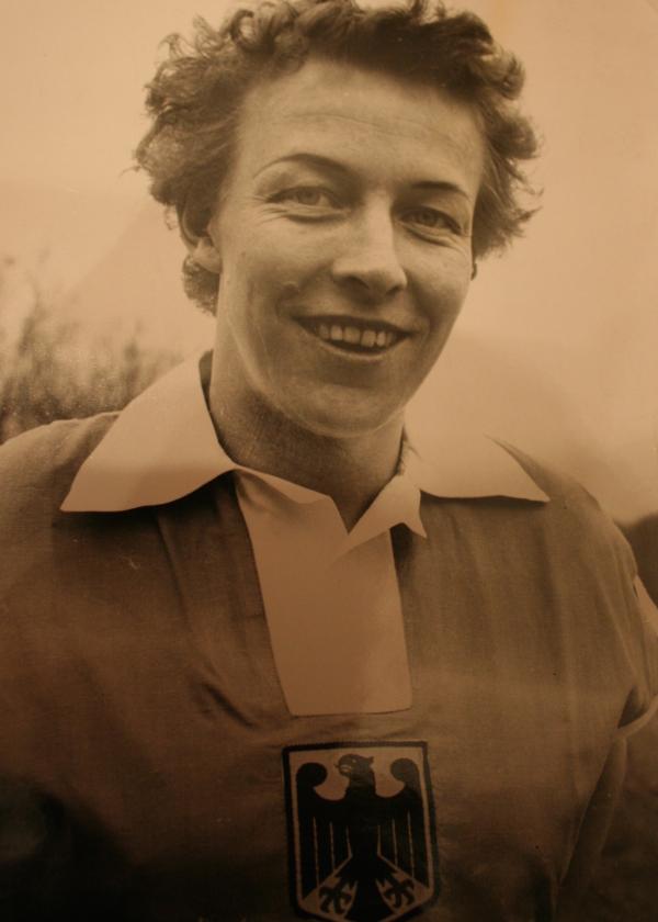 Die Berlinerin war DHB-Spielführerin bei der WM 1956 und 1957
