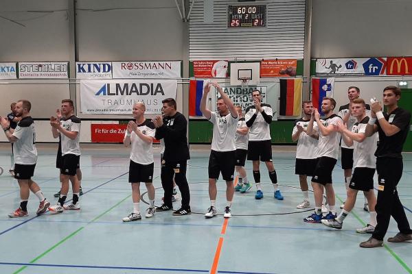 Handball Hannover Burgwedel jubelt nach Derbysieg gegen TSV Burgdorf II