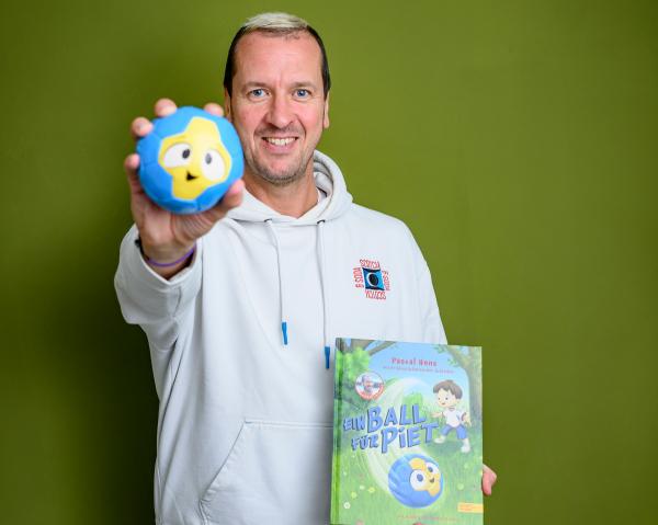 Pascal Hens hat ein Handball-Kinderbuch herausgebracht